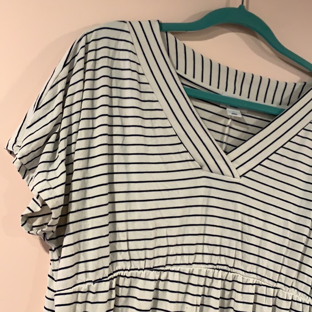 Old Navy Maternity Top - Picture 3 of 5